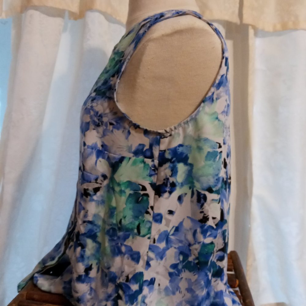 Button Floral Top - Picture 7 of 14
